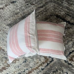 Set of Two Pillows